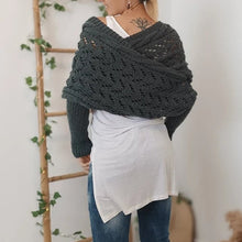 Laden Sie das Bild in den Galerie-Viewer, 🔥Heißer Verkauf 49% RABATT🧶Gestrickter Zopfmuster-Umhang, Bolero für Damen
